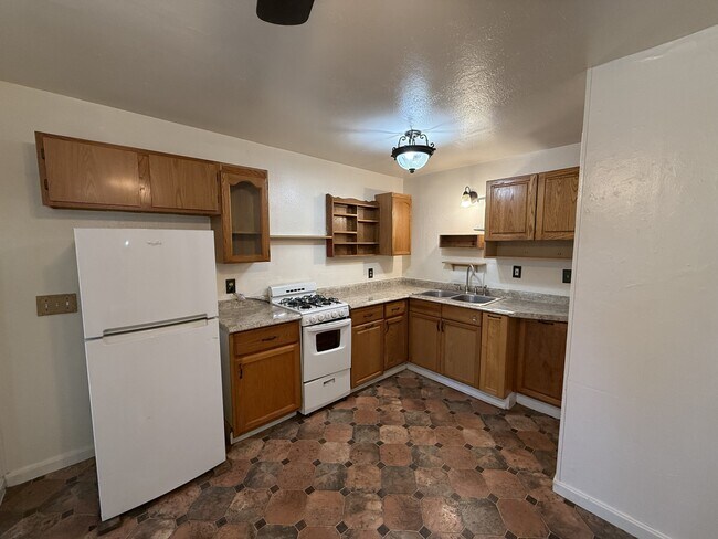 Foto del edificio - 422 W 17th St