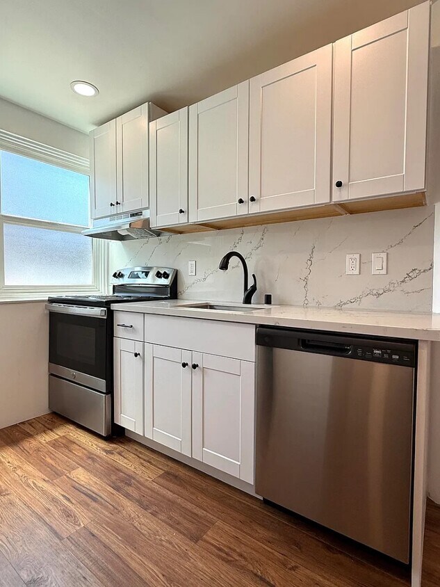 Foto principal - 513-531 Belden St