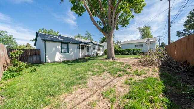 Foto del edificio - Updated Downtown Rancher!