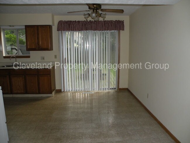 Foto del edificio - 38850 Lake Shore Blvd