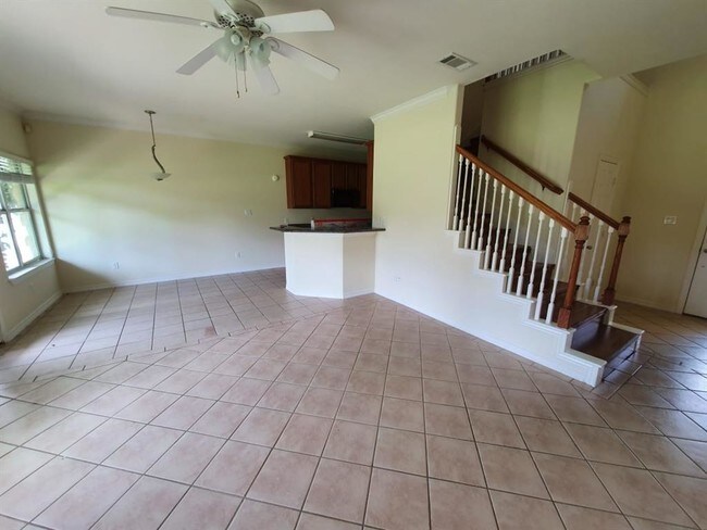 Building Photo - 16020 Fountainview Dr