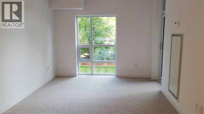 Building Photo - 81 Robinson St