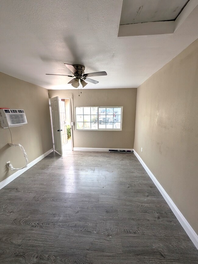 Building Photo - 1018 Lucas St