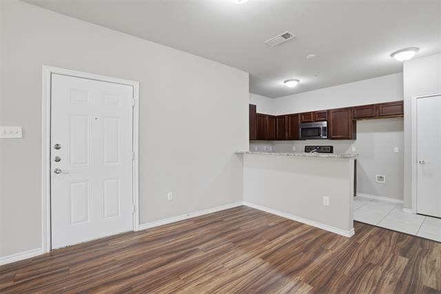 Building Photo - 514 E Hazelwood St