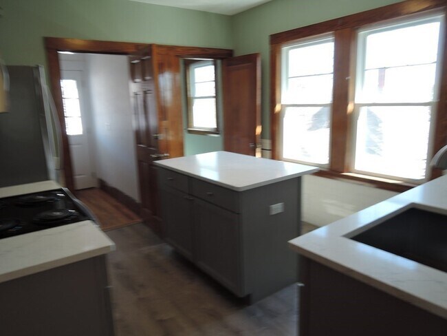 Building Photo - 11 Richwood St