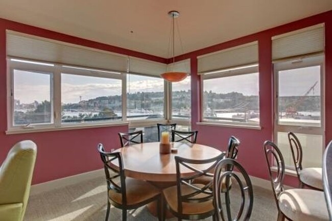 Building Photo - 2Bd/2Ba Seattle Condo