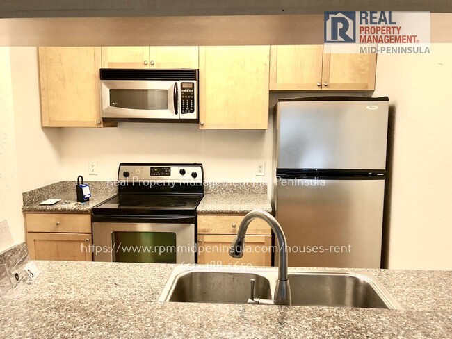 Building Photo - Rent drop: Bright 1 Bedroom / 1 Bathroom +...