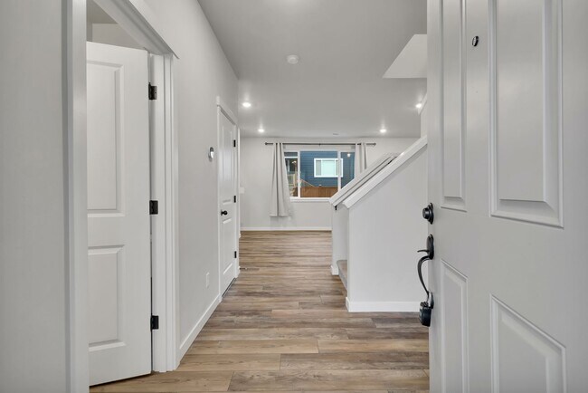 Foto del edificio - Spacious 3-Bedroom Home in Olympia