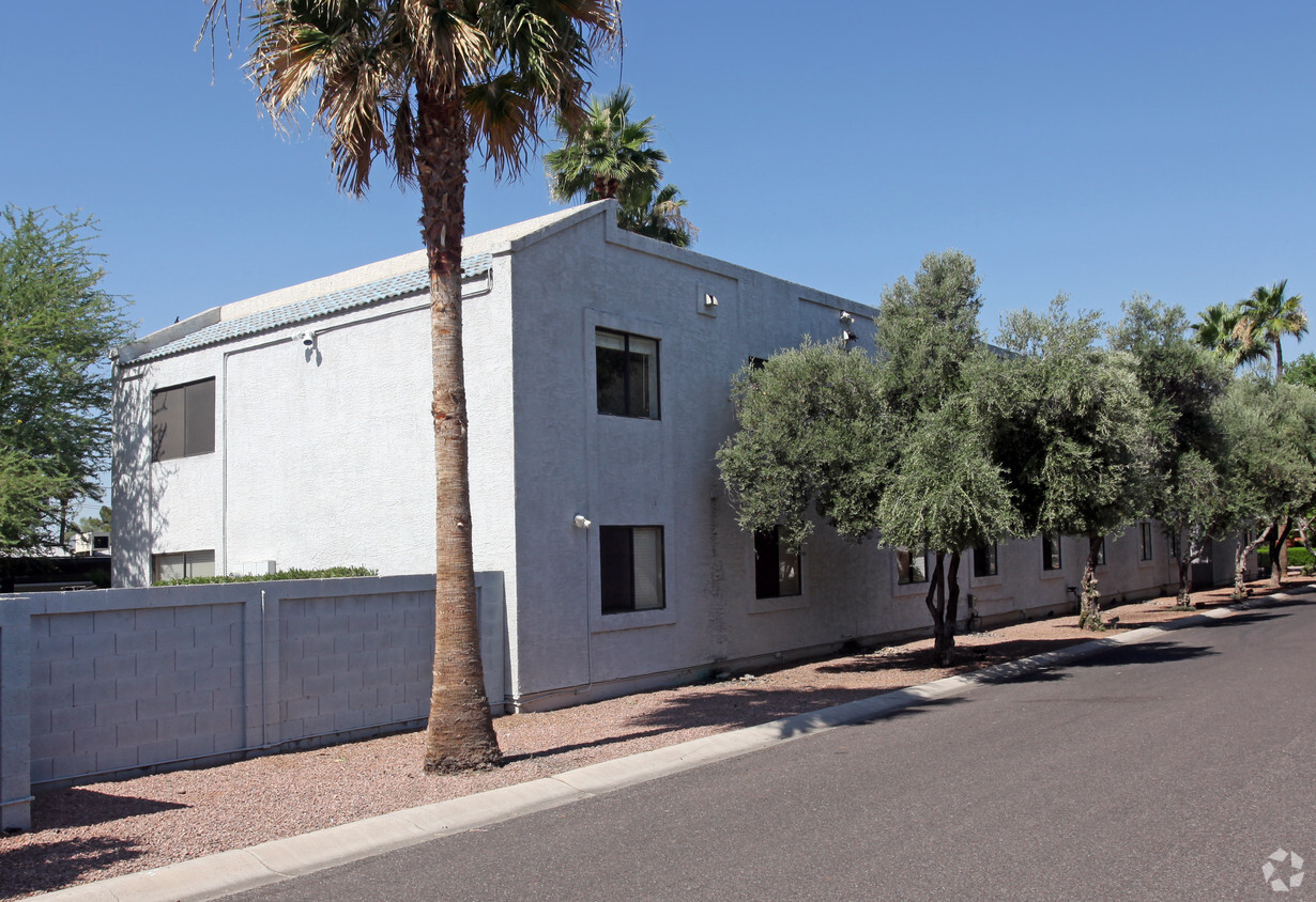 Building Photo - Gray Stone Condominiums