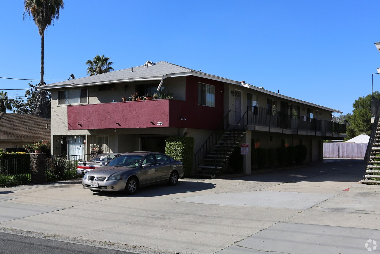 Building Photo - 220 N Citrus Ave