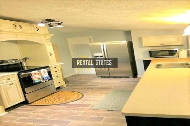 Building Photo - 4 bedroom in Mears MI 49436