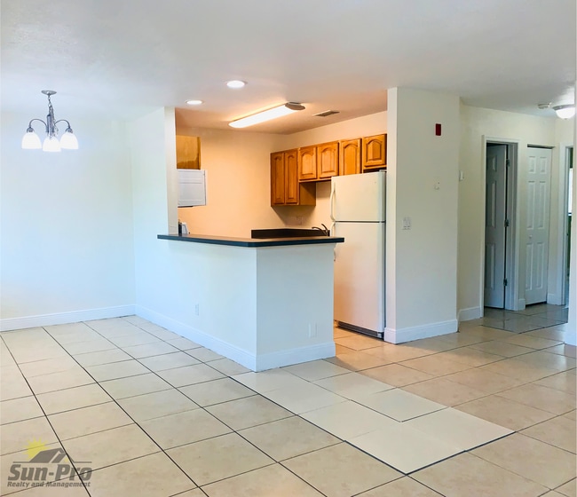 Building Photo - 900 S Peninsula Dr