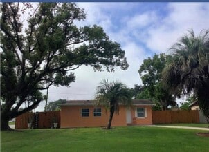 Building Photo - 5102 Manduria St