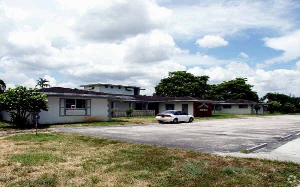 Building Photo - Lake Park Gardens