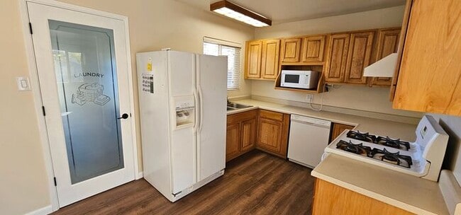 Building Photo - For Rent 2 Bedroom 1 Bathroom 1 Car Garage