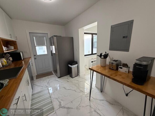 Foto del edificio - 1418 NE 26th Ave