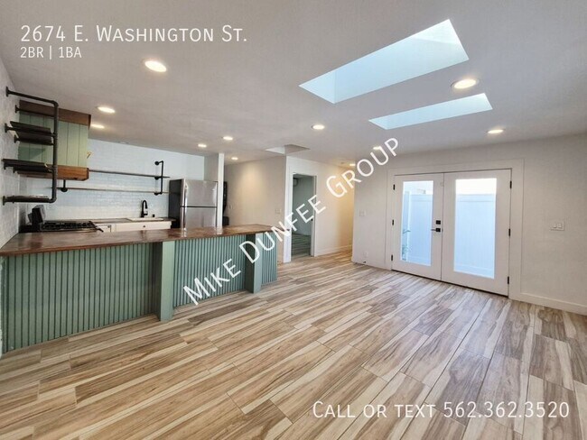 Foto del edificio - 2674 E Washington St