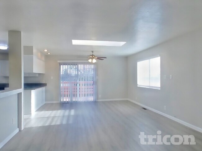 Building Photo - 3310 Heights Dr