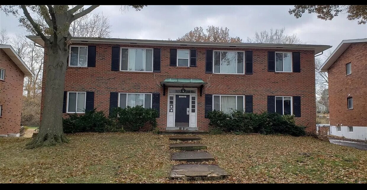 Primary Photo - 10130 Chaucer Ave