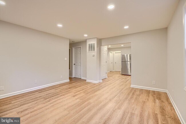 Foto del edificio - 528 Potomac Ave