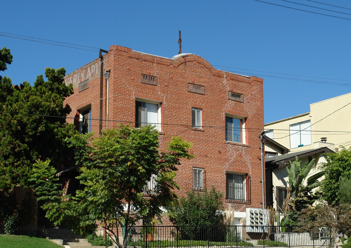 Foto del edificio - 213-215 N Alvarado St