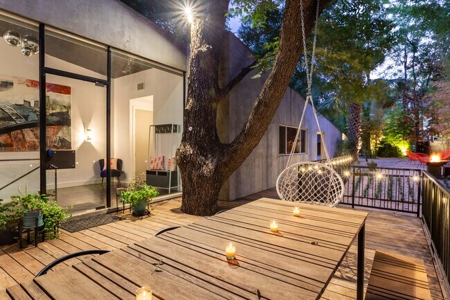 Foto del edificio - 2105 Riverview St