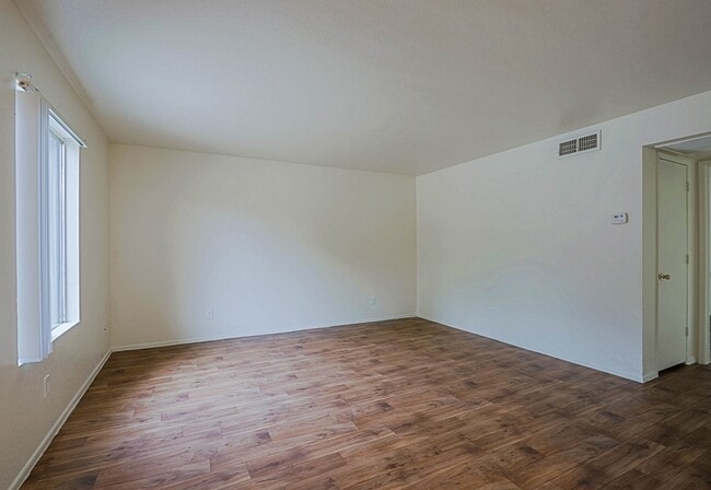 Building Photo - Sahuaro West Apartments