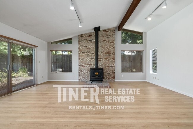 Building Photo - 4935 Kurz Cir