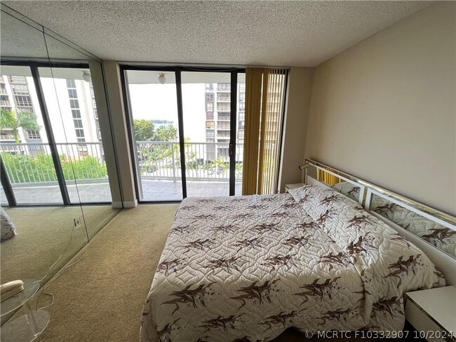 Building Photo - 1440 Brickell Bay Dr
