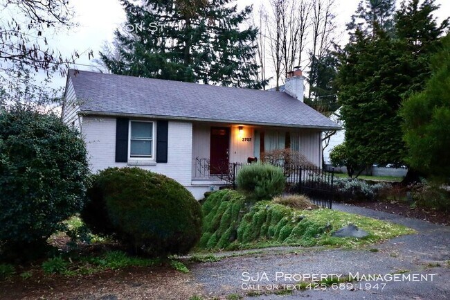 Building Photo - 3707 SW Kenyon St