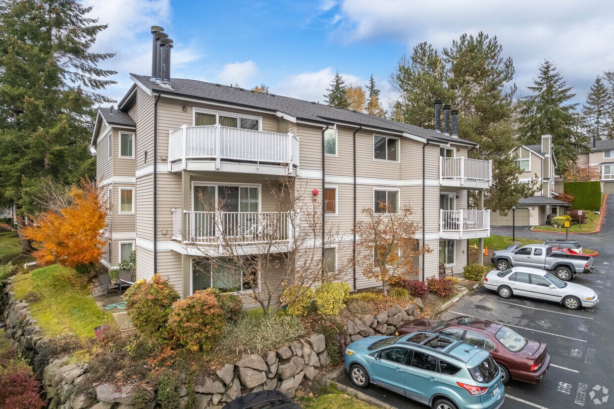 Exterior - Auguston Condominiums