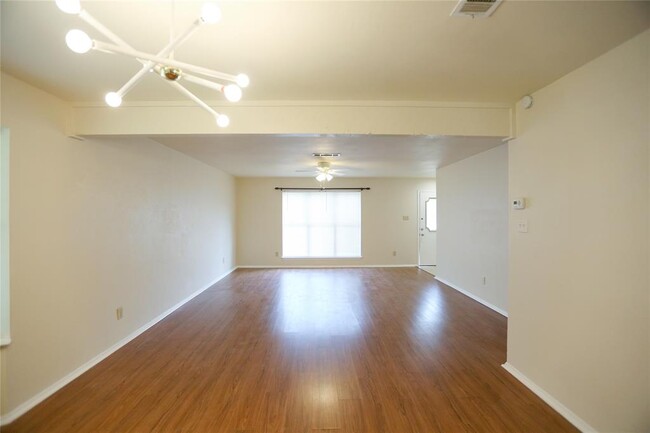 Building Photo - 3014 W Campbell Rd