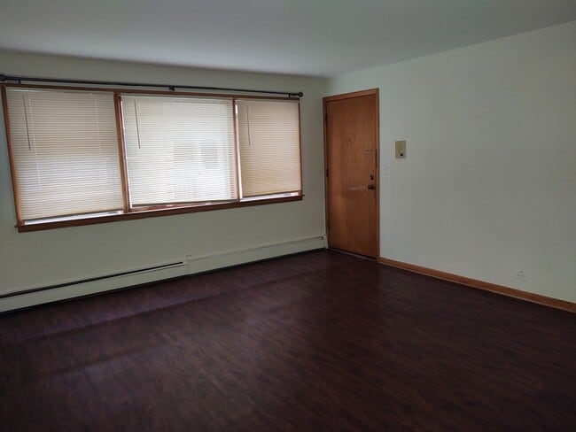 Building Photo - 2414 N 76th Ave