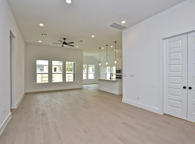 Building Photo - 2233 Nates Pl