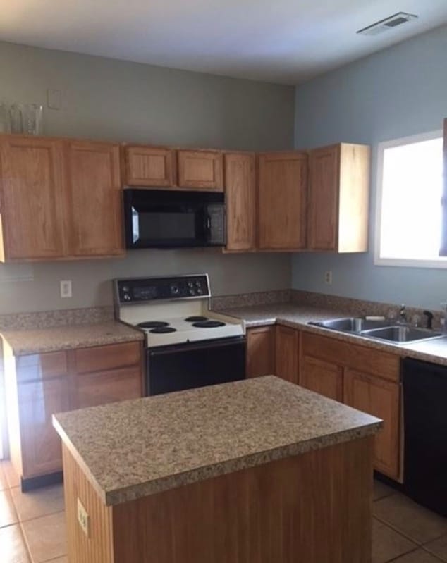 Building Photo - 394 Race St