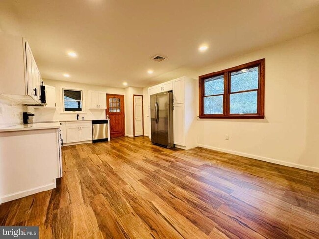 Building Photo - 305 Kresson Rd