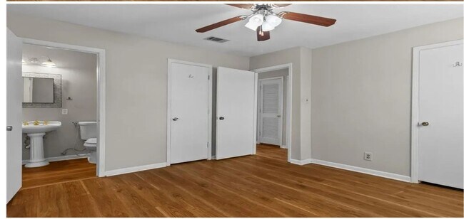 Building Photo - 4685 Pinedale Dr