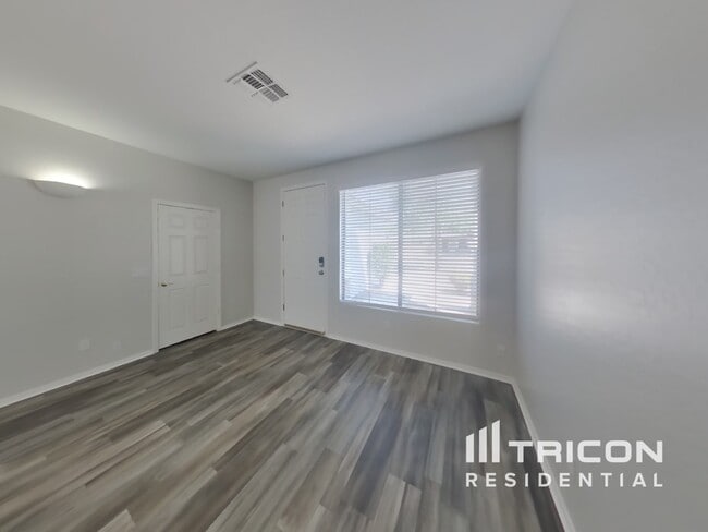 Foto del edificio - 4333 E Ivanhoe St