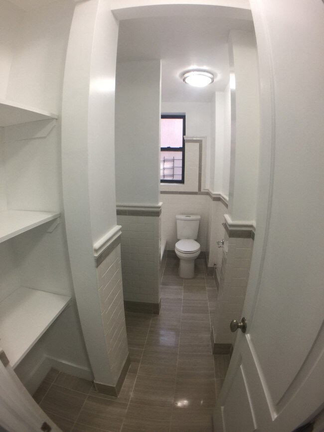 Building Photo - 81 St Nicholas Pl