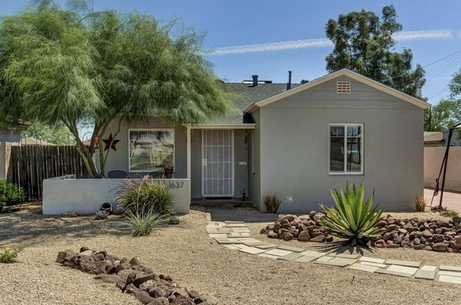 Primary Photo - 1637 East Coronado Road