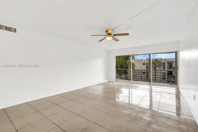 Building Photo - 469 N Pine Island Rd