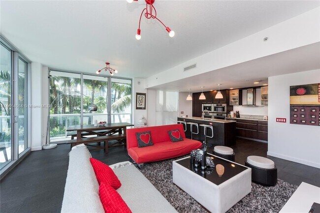 Foto del edificio - 3801 Collins Ave
