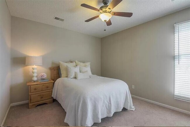 Foto del edificio - 13003 Washington Ct