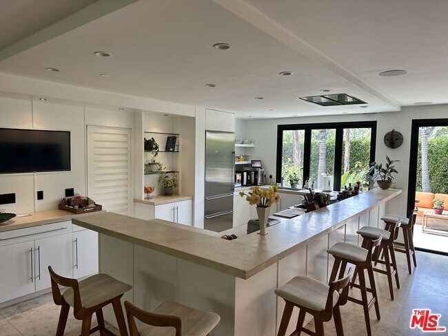 Foto del edificio - 235 Entrada Dr