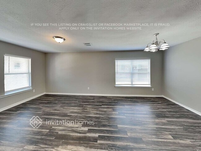 Foto del edificio - 12002 Peachtree Ln