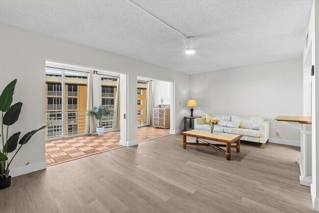 Foto del edificio - 304 Golfview Rd