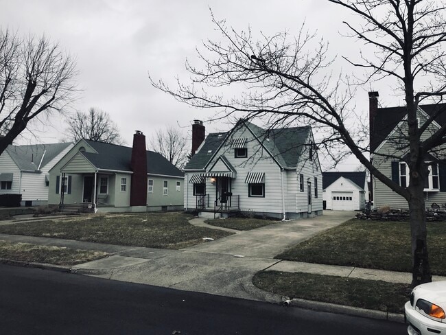 Foto del edificio - 1640 Rosemont Blvd