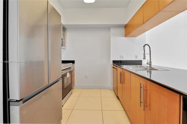 Foto del edificio - 1750 N Bayshore Dr