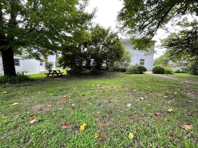 Building Photo - 157 Sheppard Dr