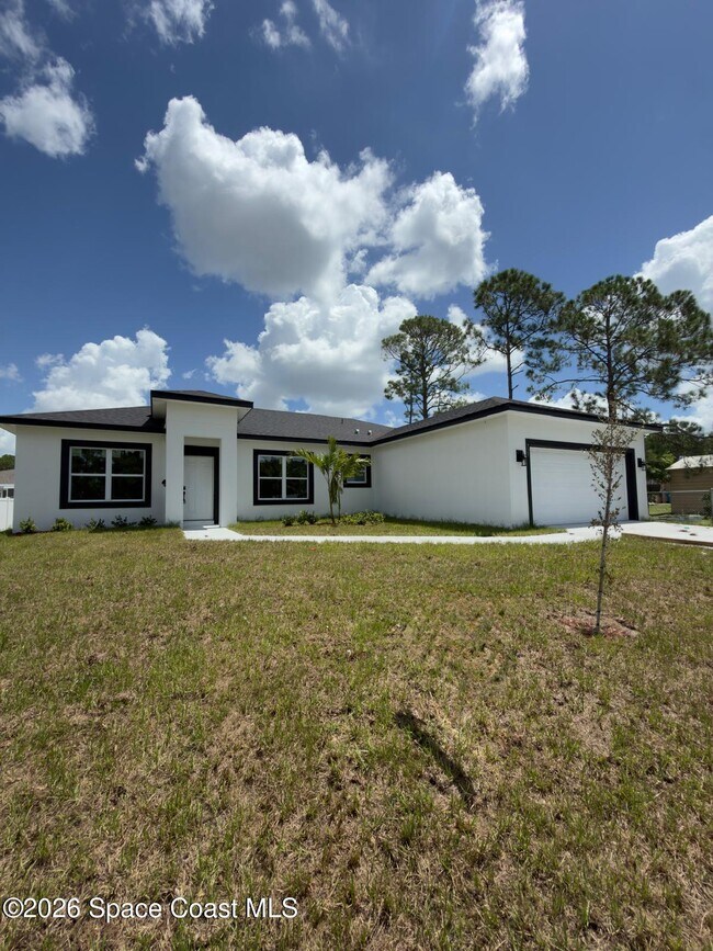 Foto del edificio - 725 Bryant Rd